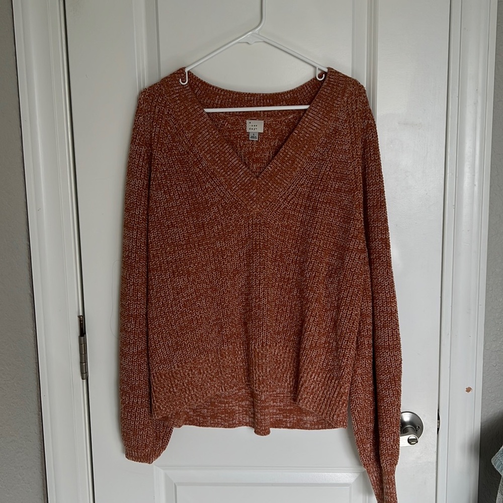 Brunt orange sweater